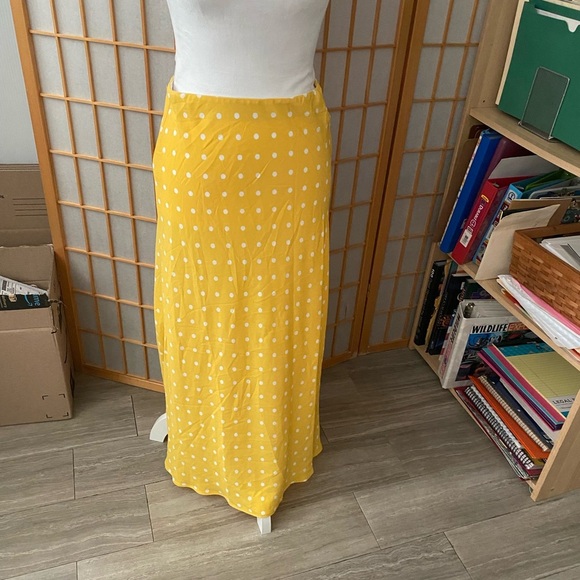 Loft Yellow White Polka Dots Side Slit Maxi Skirt Sz XS Petite w/ Elastic Waist - Picture 1 of 5